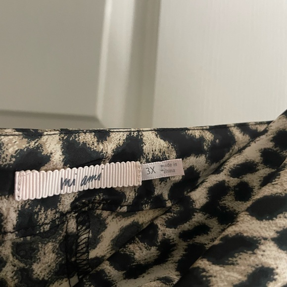 Cowl neck satin top - Picture 3 of 3